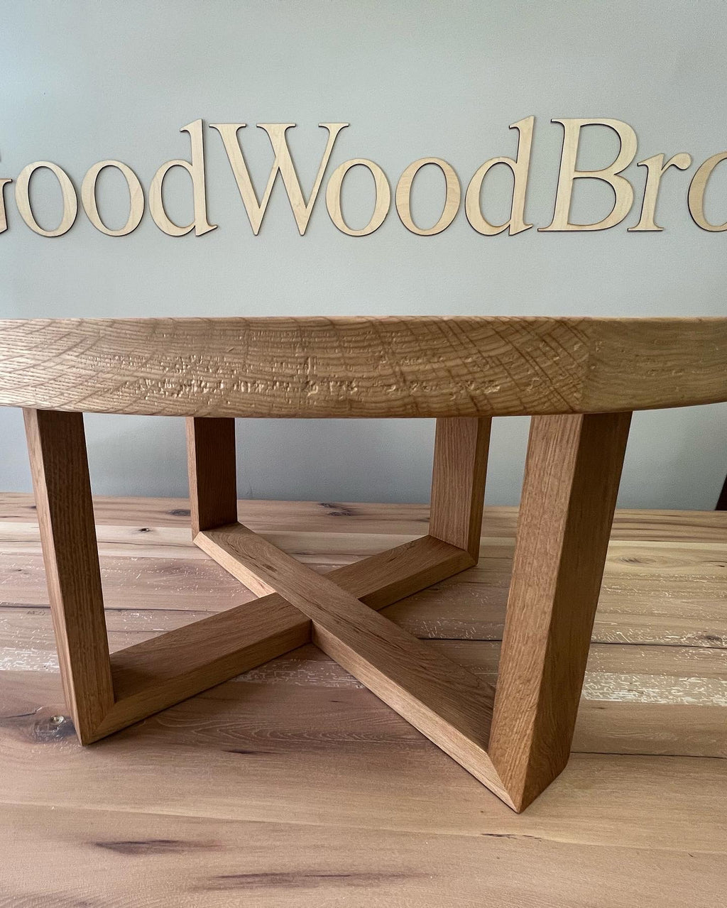 Round & Oval Hardwood Tables