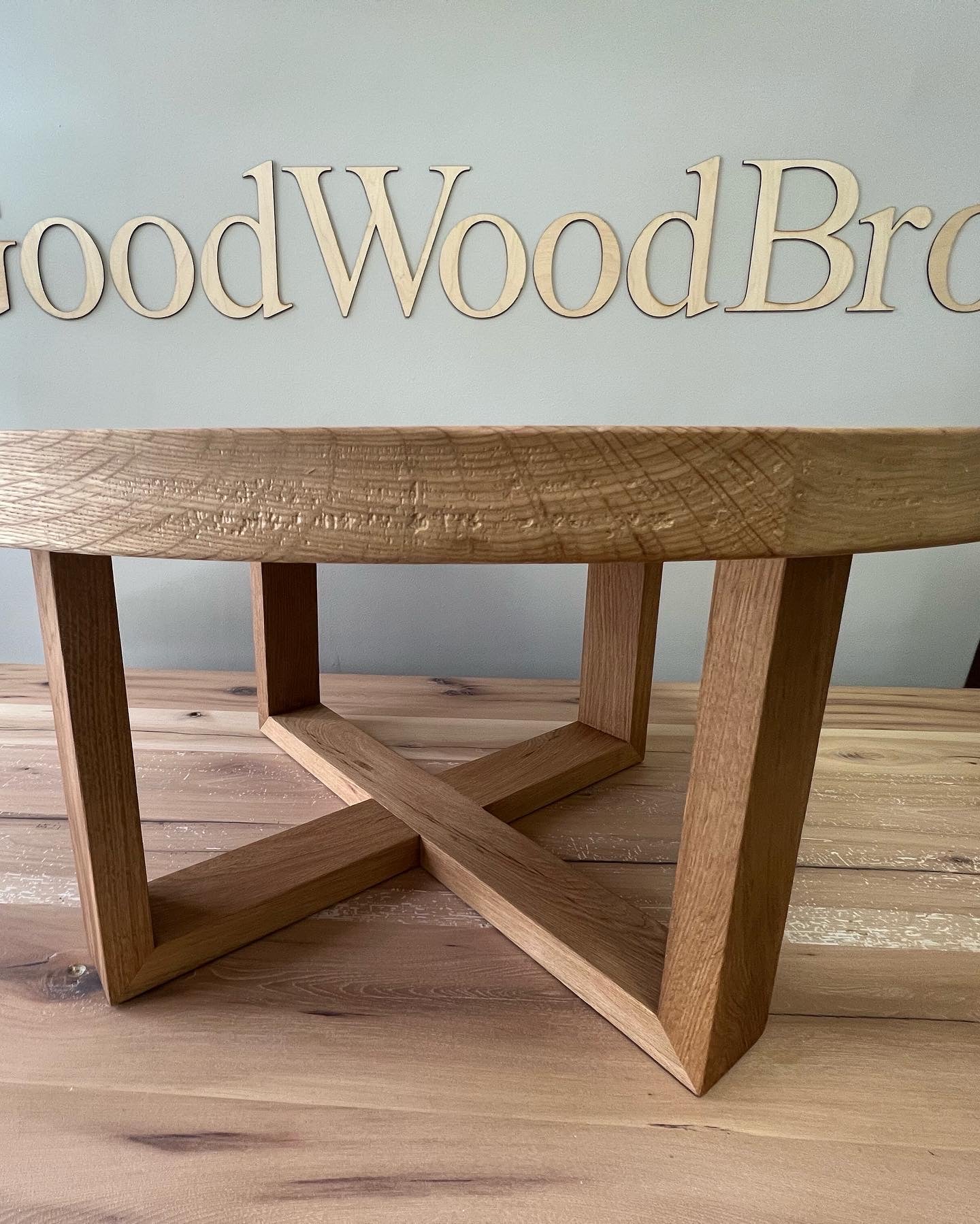 Round & Oval Hardwood Tables