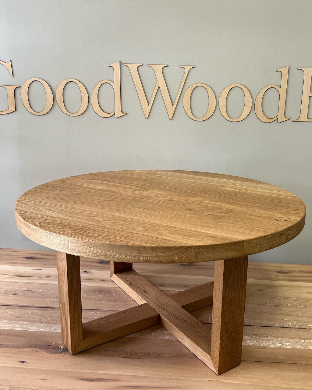 Round & Oval Hardwood Tables