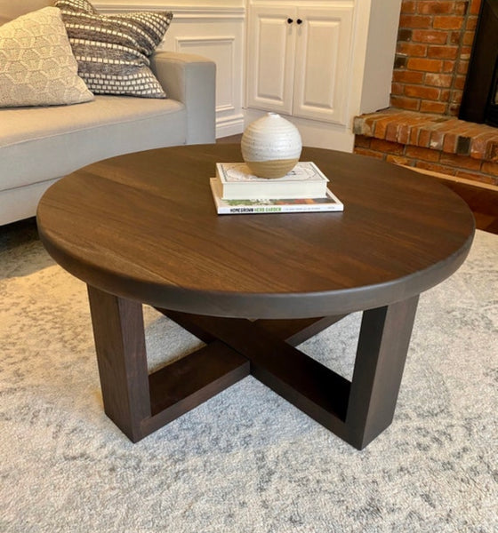 Round & Oval Hardwood Tables