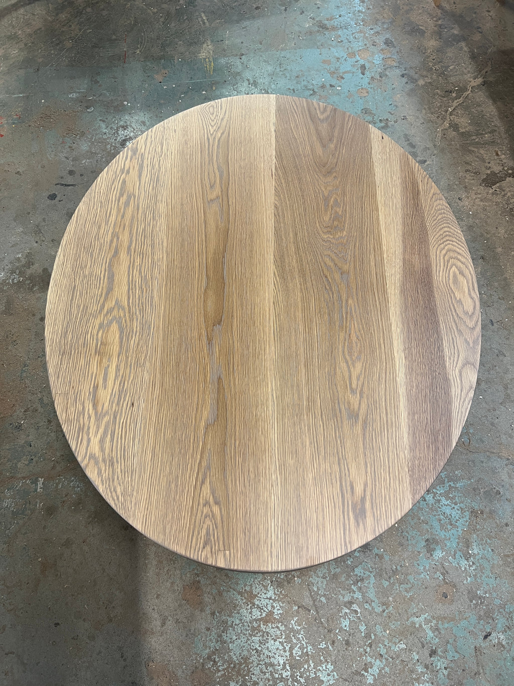 Round & Oval Hardwood Tables