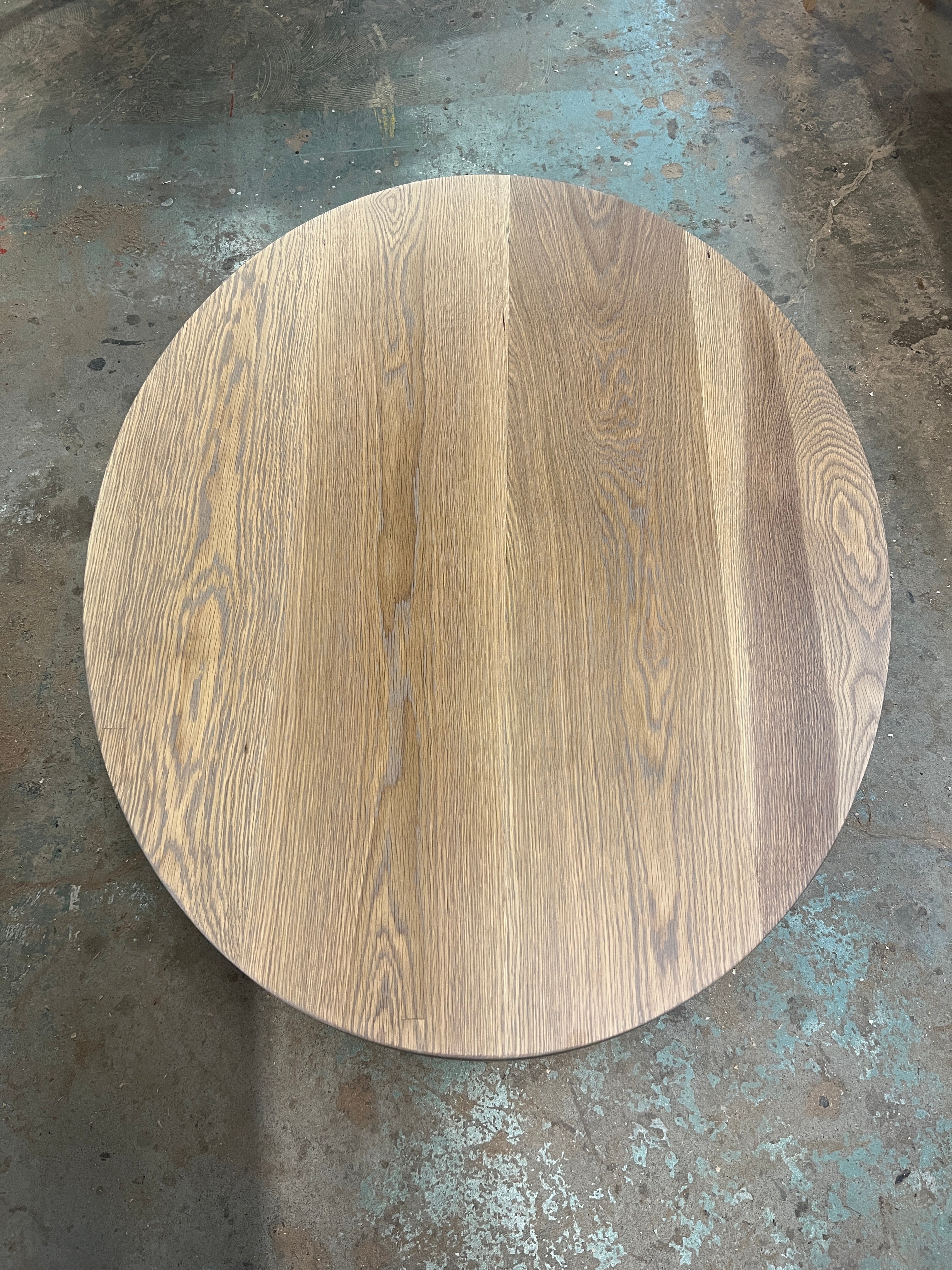 Round & Oval Hardwood Tables