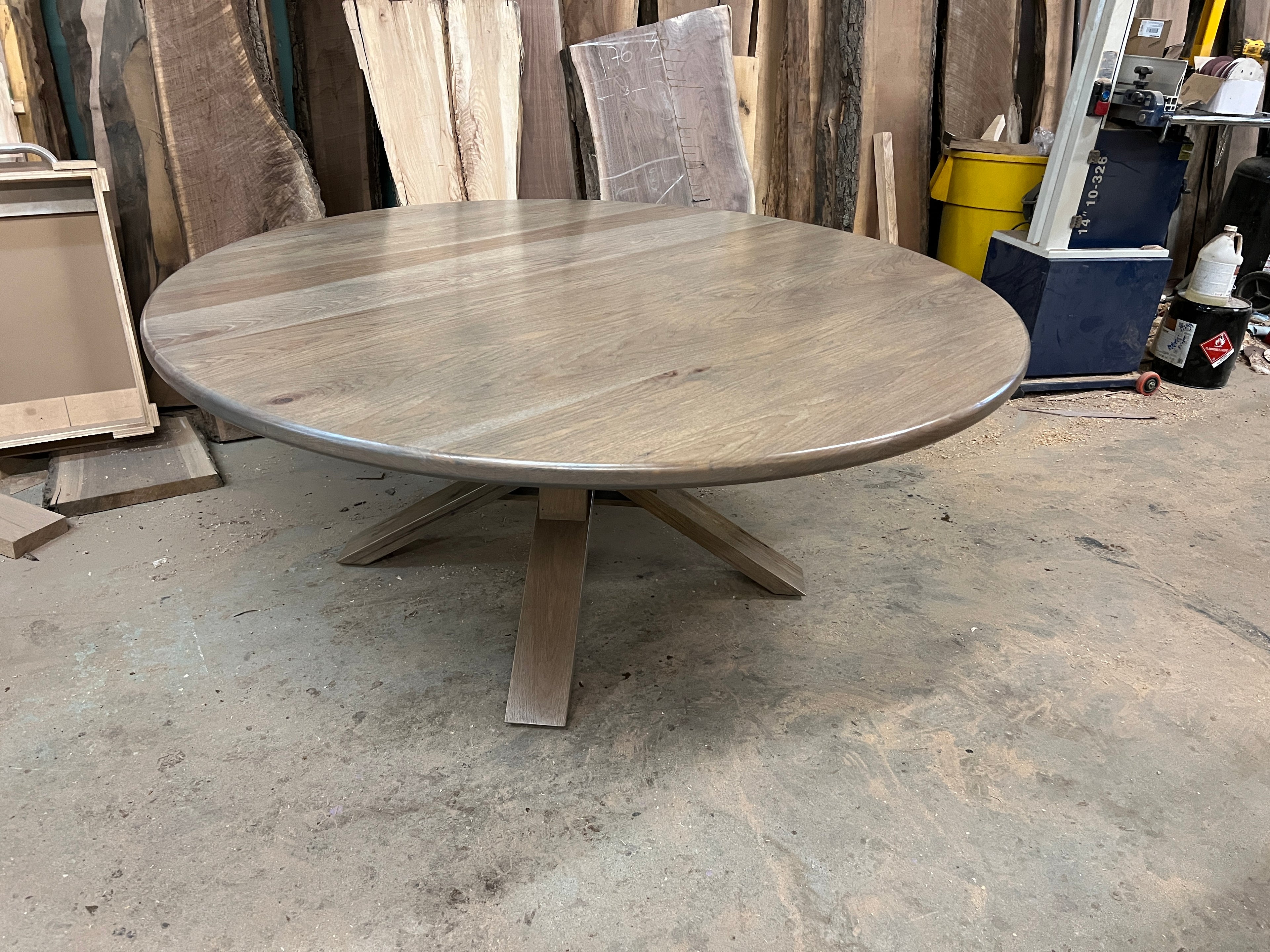 Round & Oval Hardwood Tables