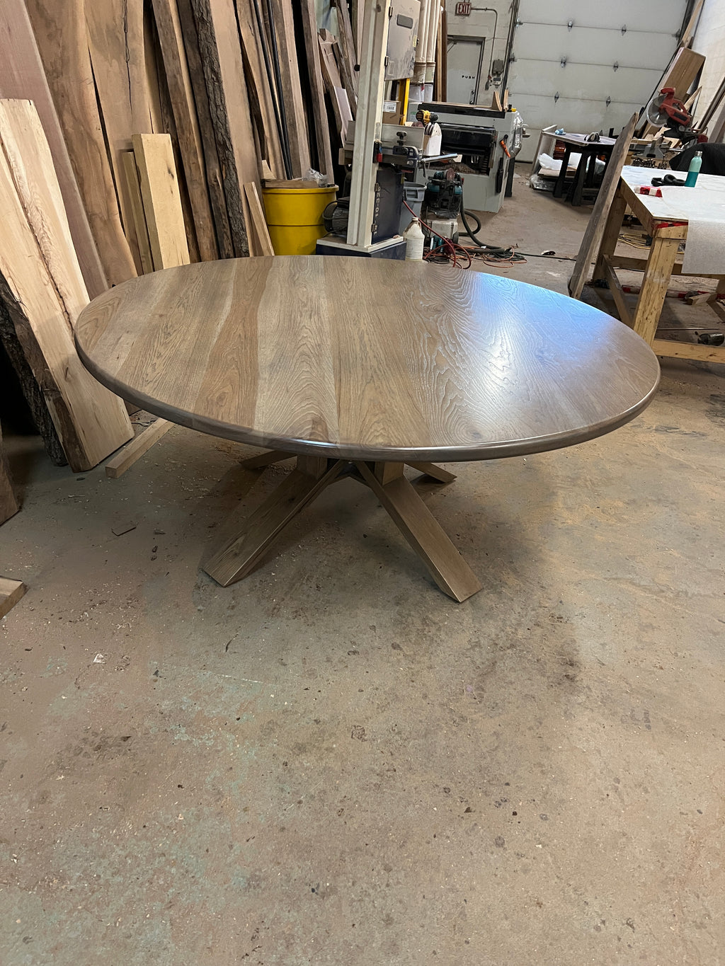 Round & Oval Hardwood Tables