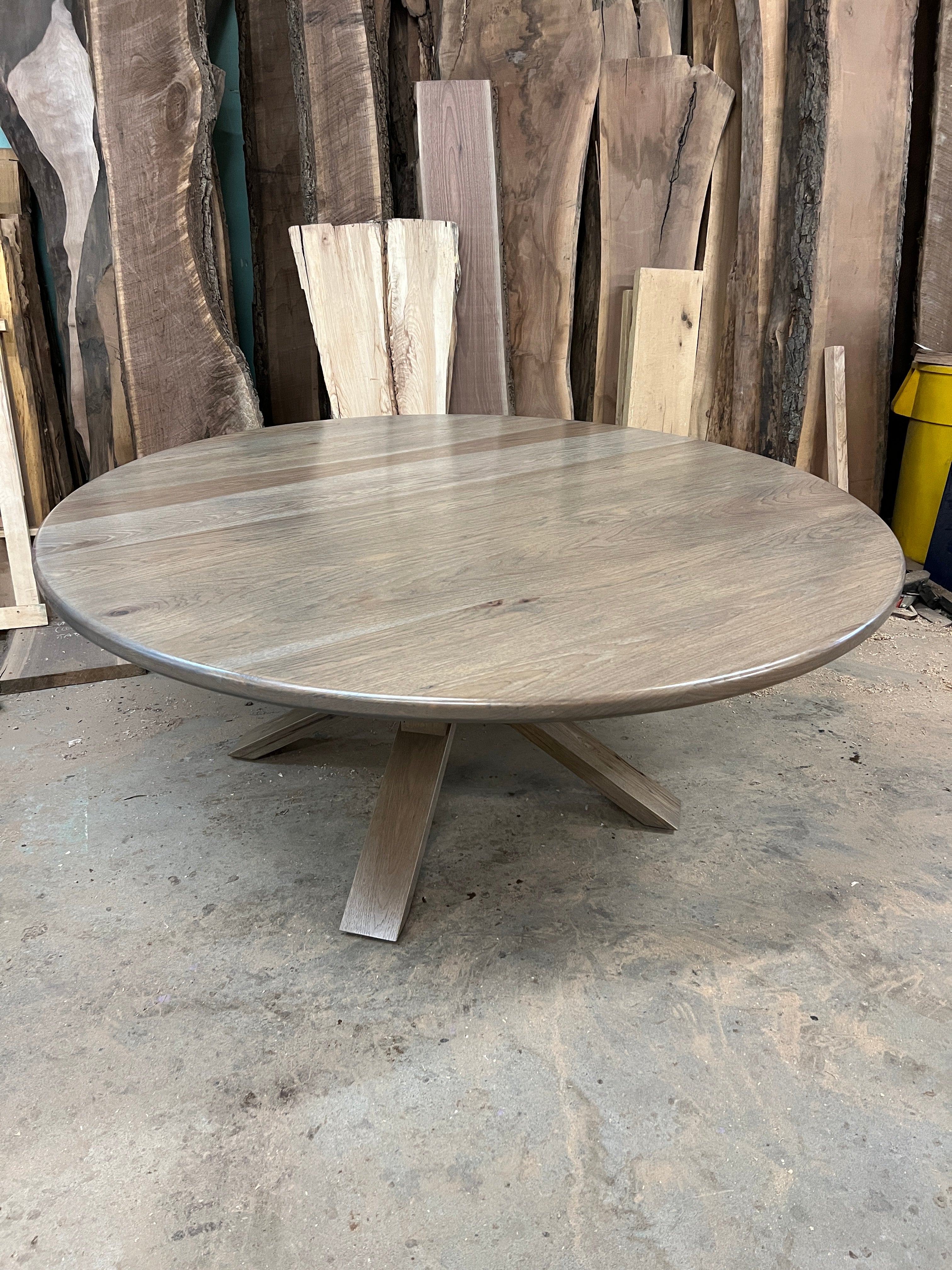 Round & Oval Hardwood Tables