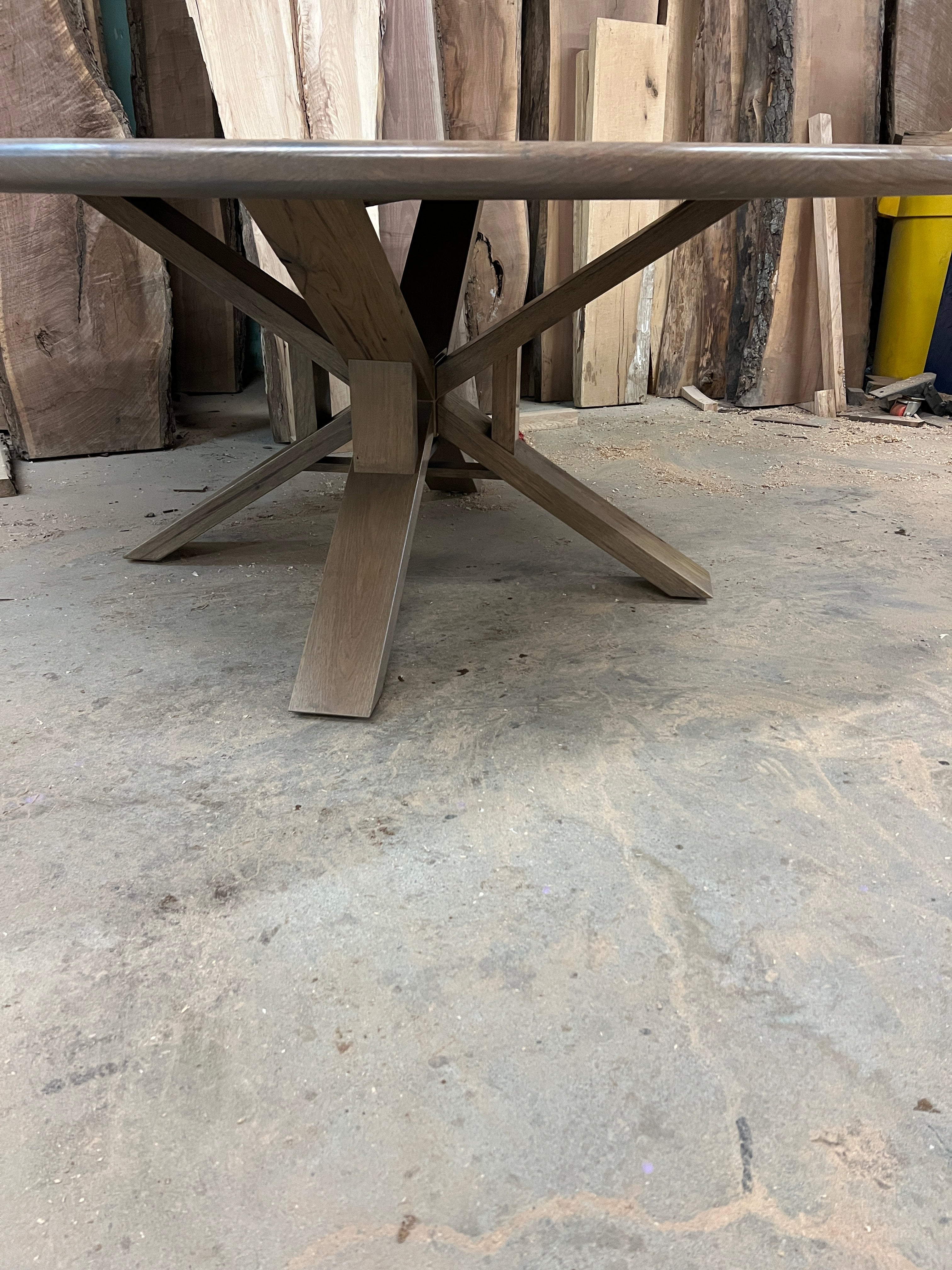 Round & Oval Hardwood Tables