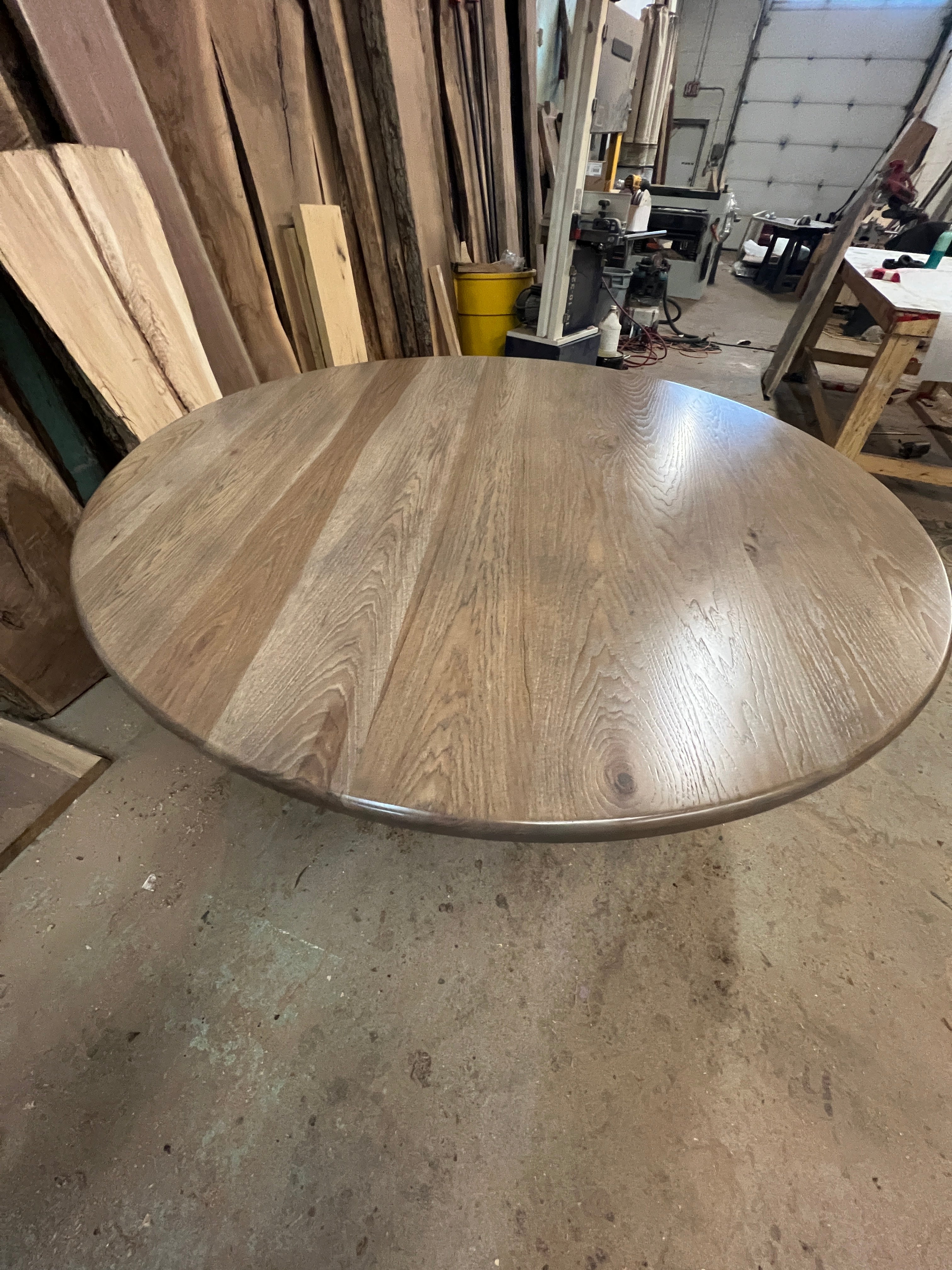 Round & Oval Hardwood Tables