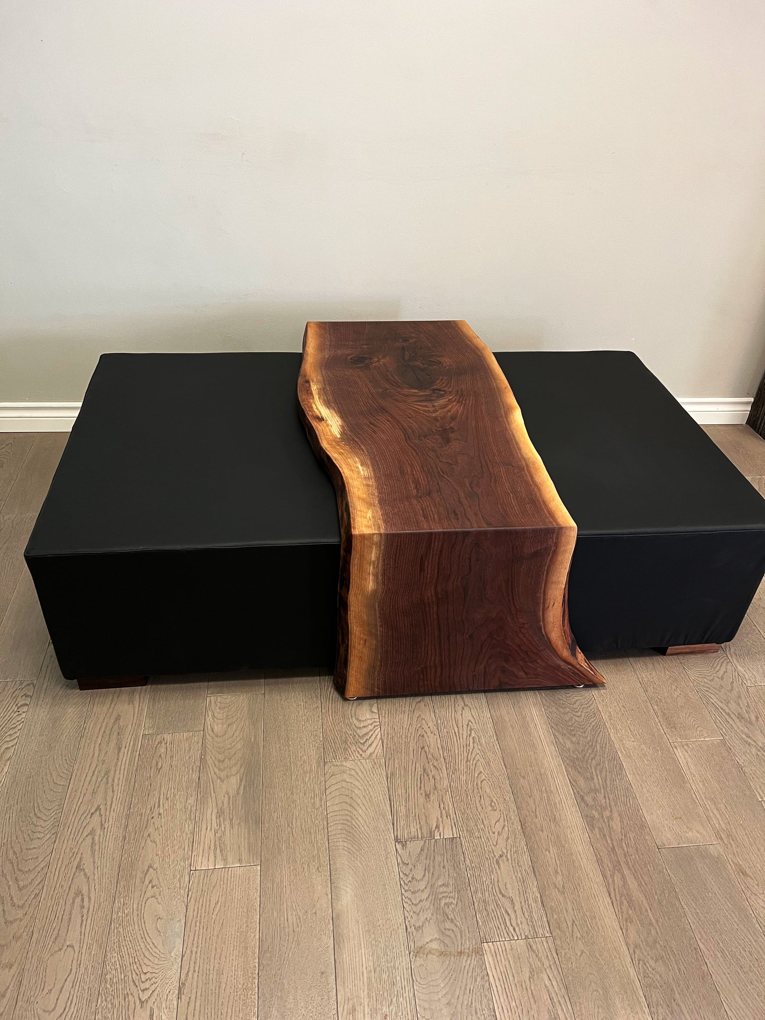Ottoman with solid wood coffee table